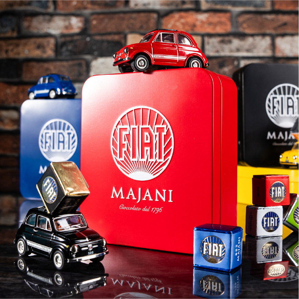 FIAT フィアット チョコレート・ミニカーセット缶 マイアーニ Majani のし包装メッセージカード不可 C-25 / お菓子 車 おもちゃ  スイーツ ギフト ブランドチョコ 本命 贈答品 JGS お年賀